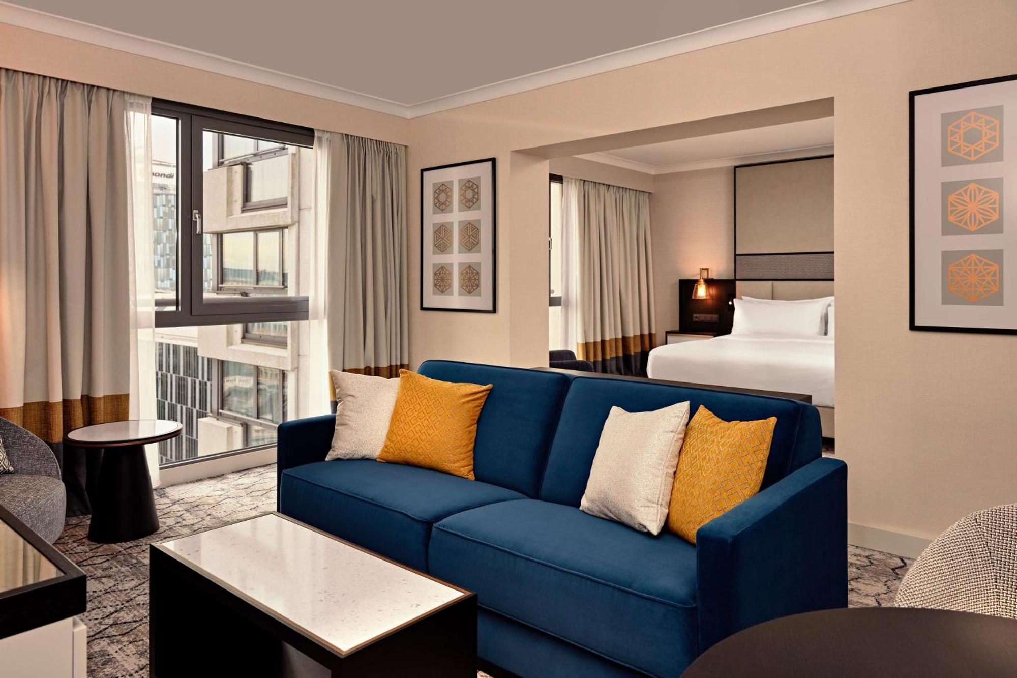Hilton Vienna Park Hotel Exterior photo A suite at the hotel