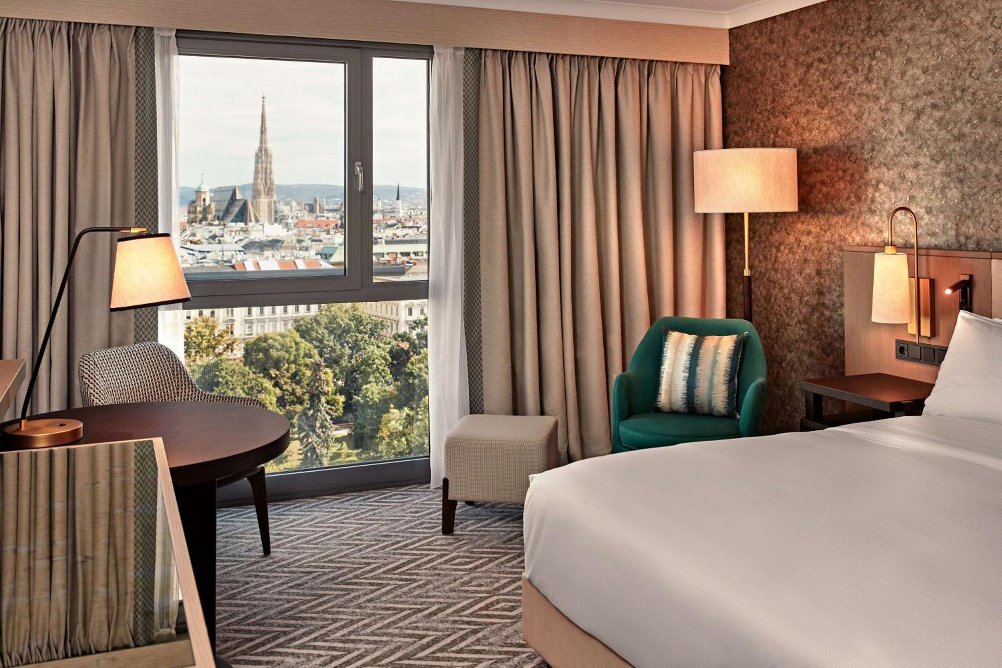 Hilton Vienna Park Hotel Exterior photo A guest room at the hotel